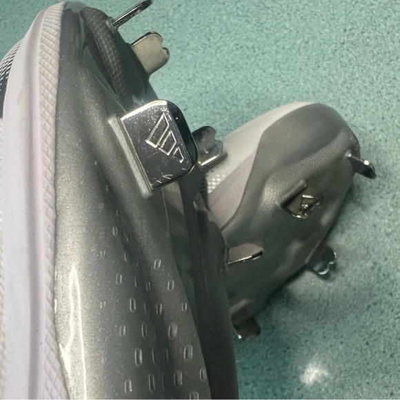 Adidas WOMENS Silver and White Softball Cleats - Picture 9 of 9